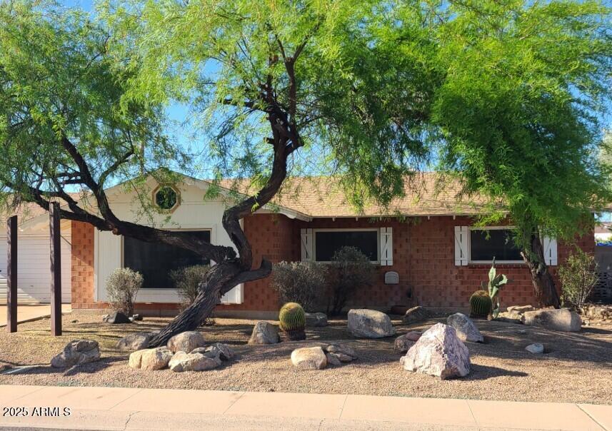 8220 E Montecito Ave., Scottsdale, AZ 85251