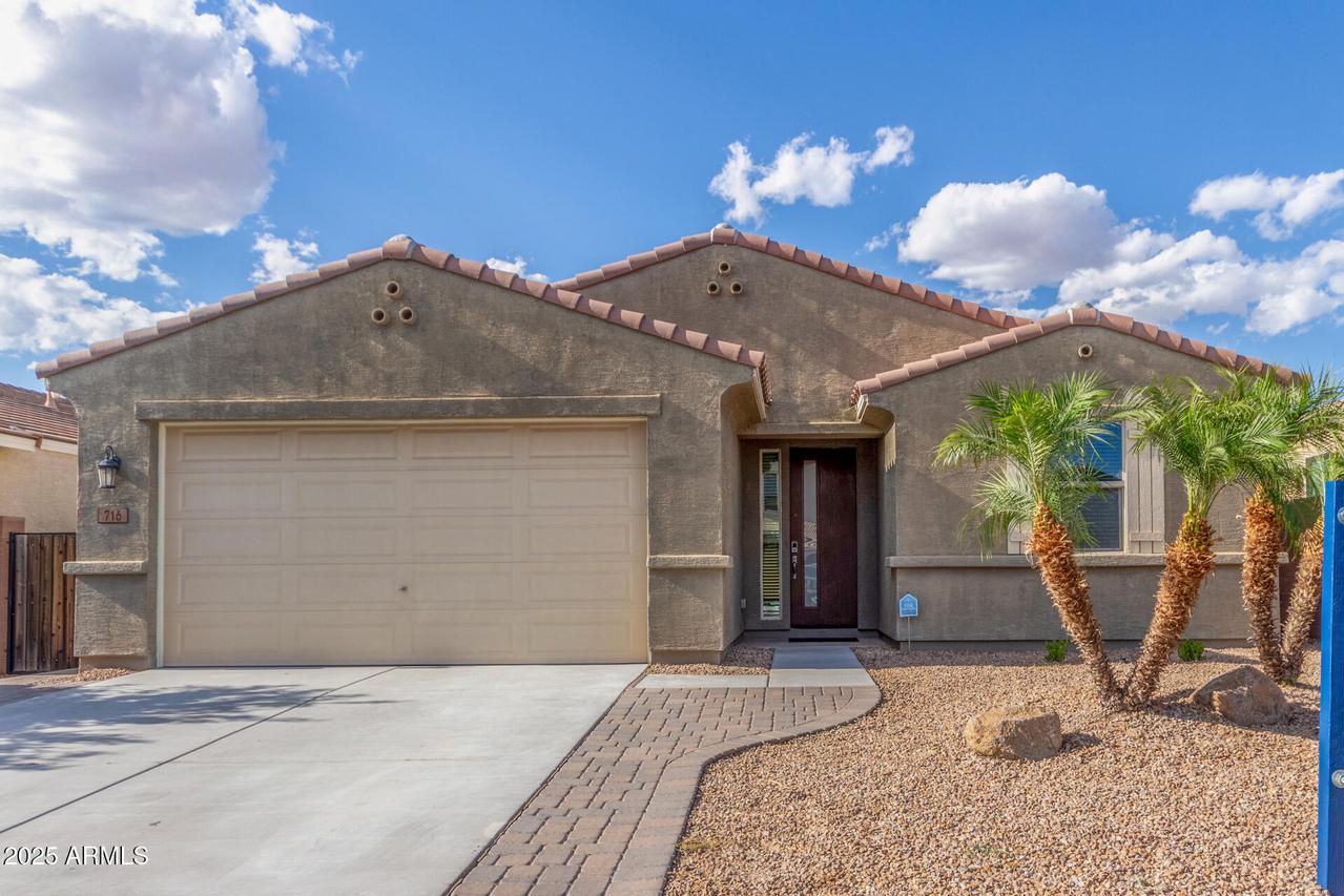 716 W Blue Ridge Dr., San Tan Valley, AZ 85140
