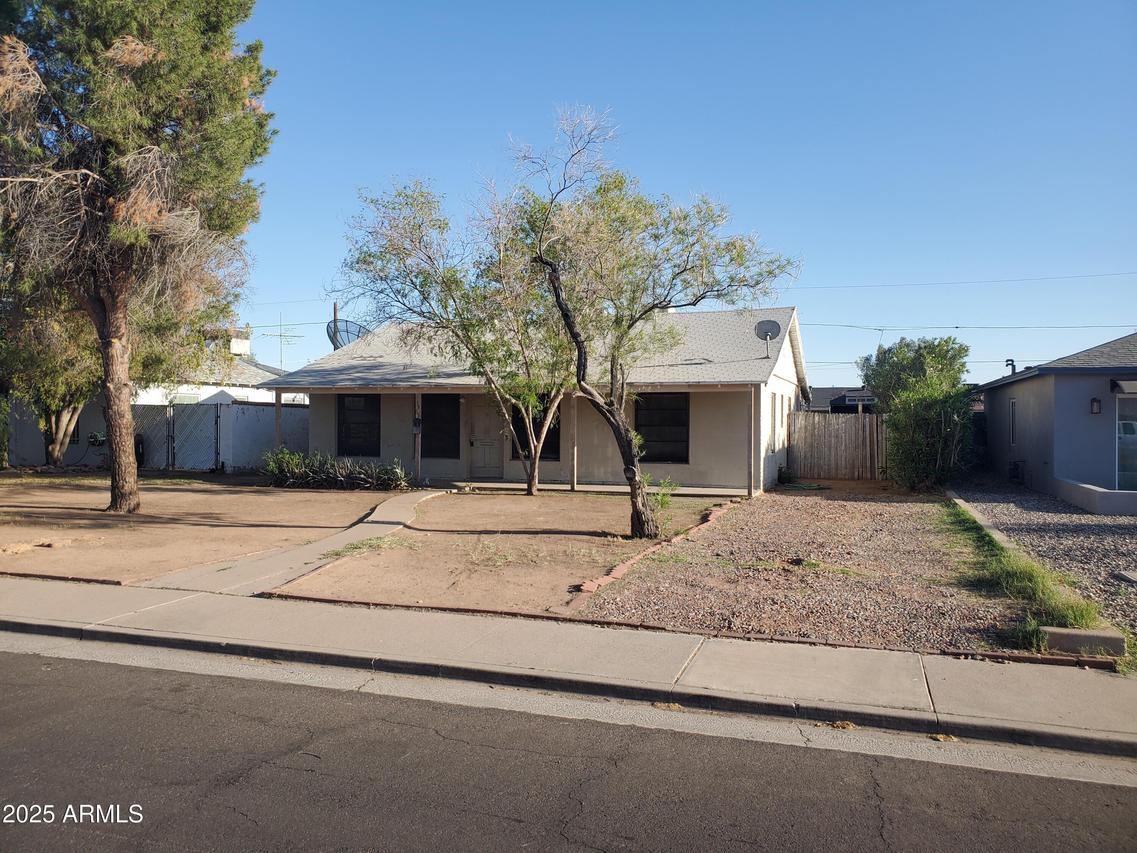 1363 E Clarendon Ave., Phoenix, AZ 85014