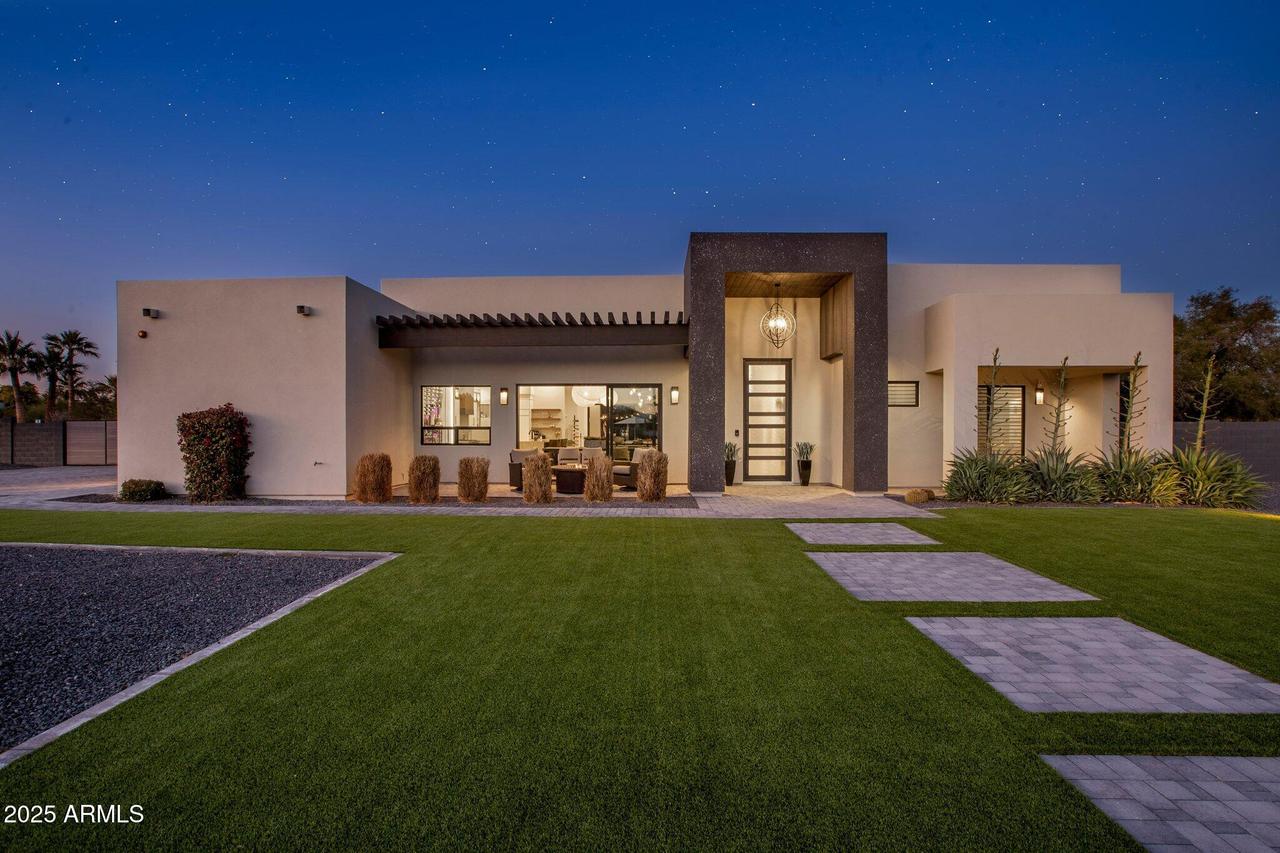10029 N 68th St., Paradise Valley, AZ 85253