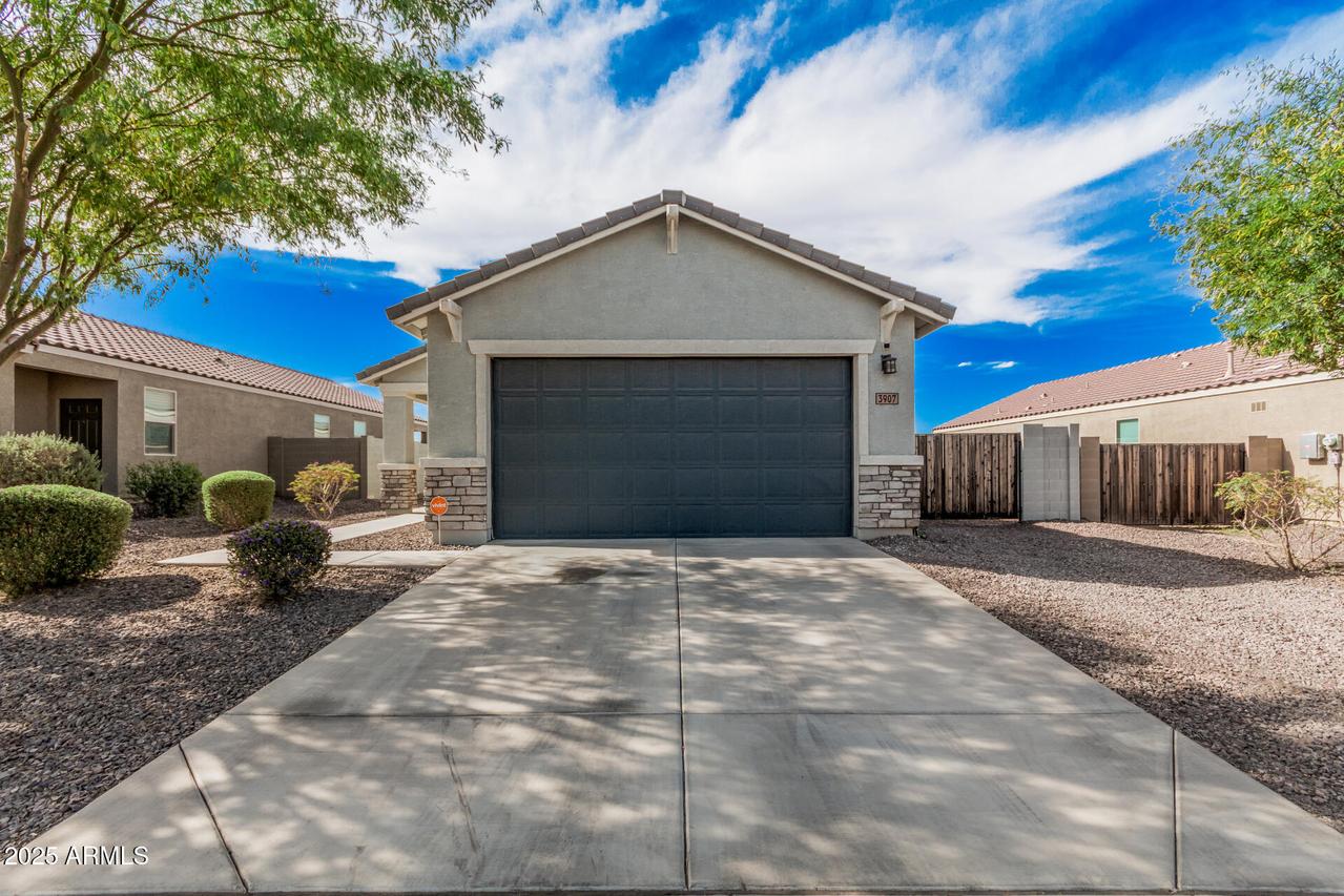 3907 E Archer Dr., San Tan Valley, AZ 85140
