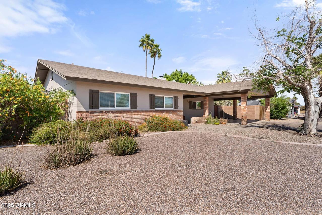 2902 E Corrine Dr., Phoenix, AZ 85032