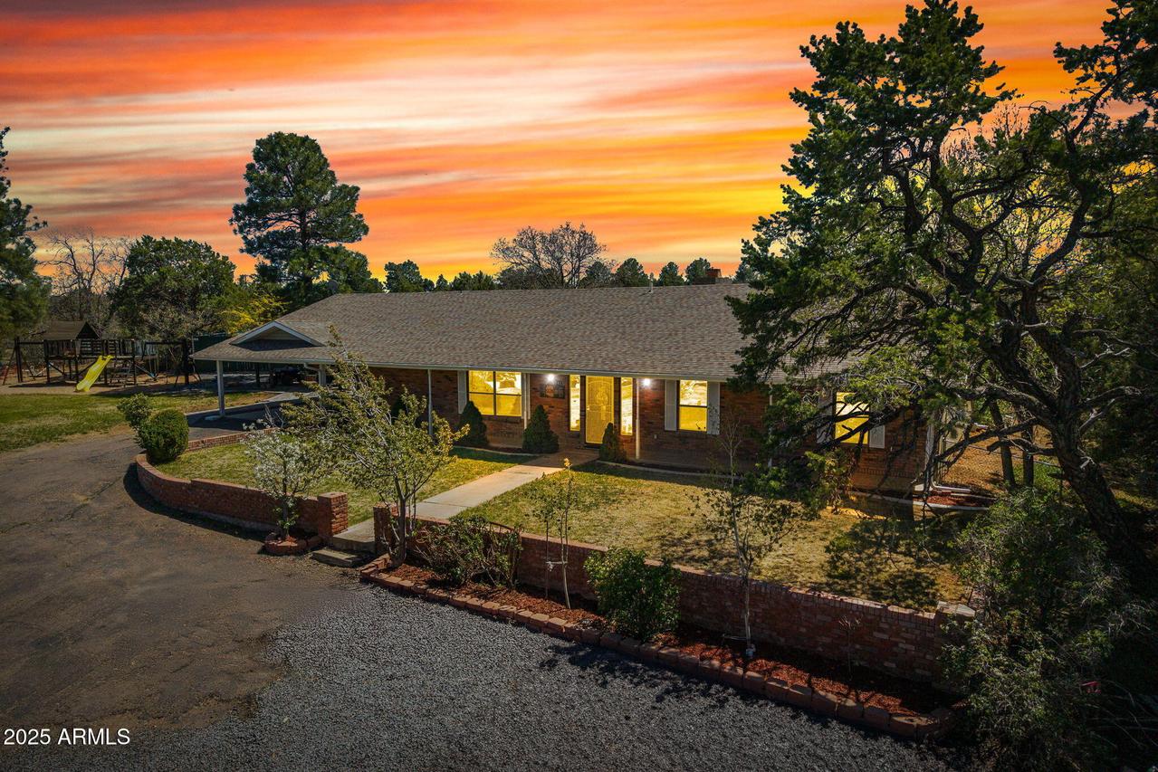 541 W Deuce Of Clubs, Show Low, AZ 85901