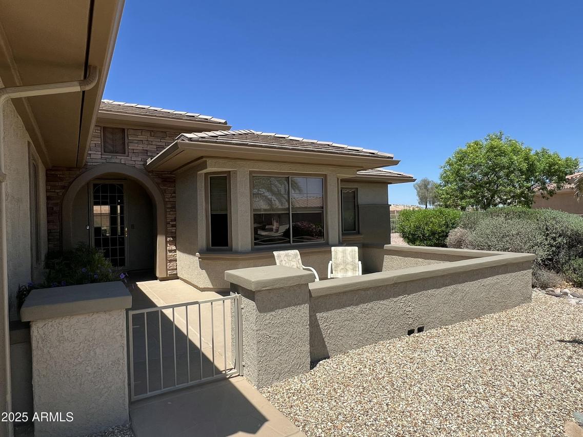 19058 N Aztec Point Dr., Surprise, AZ 85387