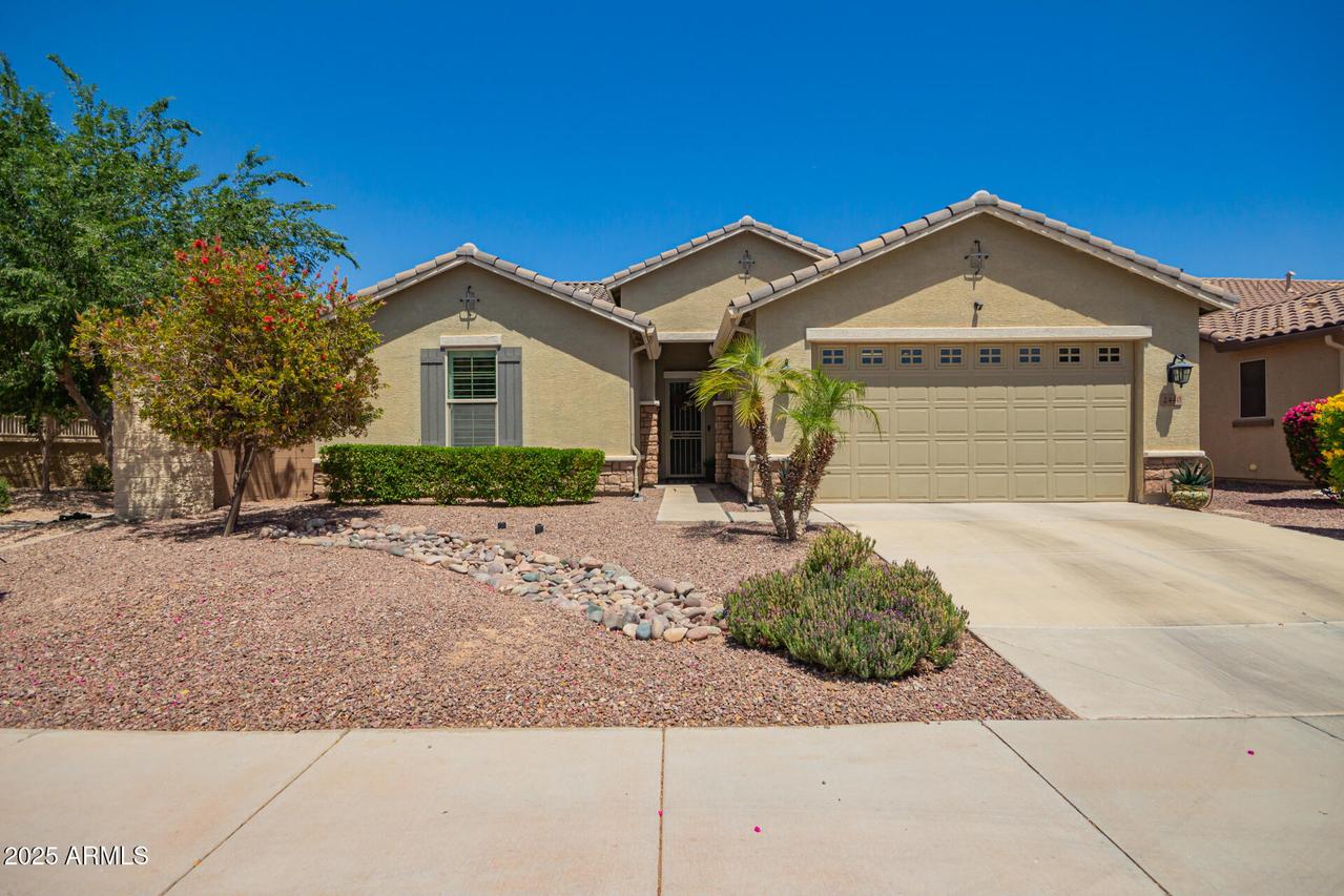 2440 W Arroyo Way, San Tan Valley, AZ 85144