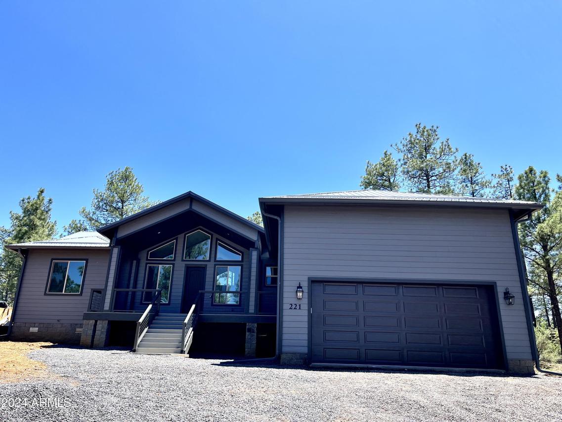 221 E Summerberry Dr., Show Low, AZ 85901