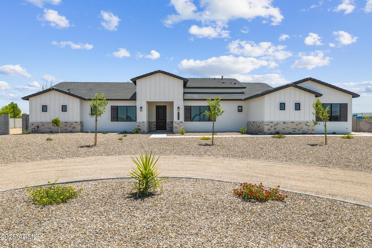 3933 E Freeman Ln., San Tan Valley, AZ 85140