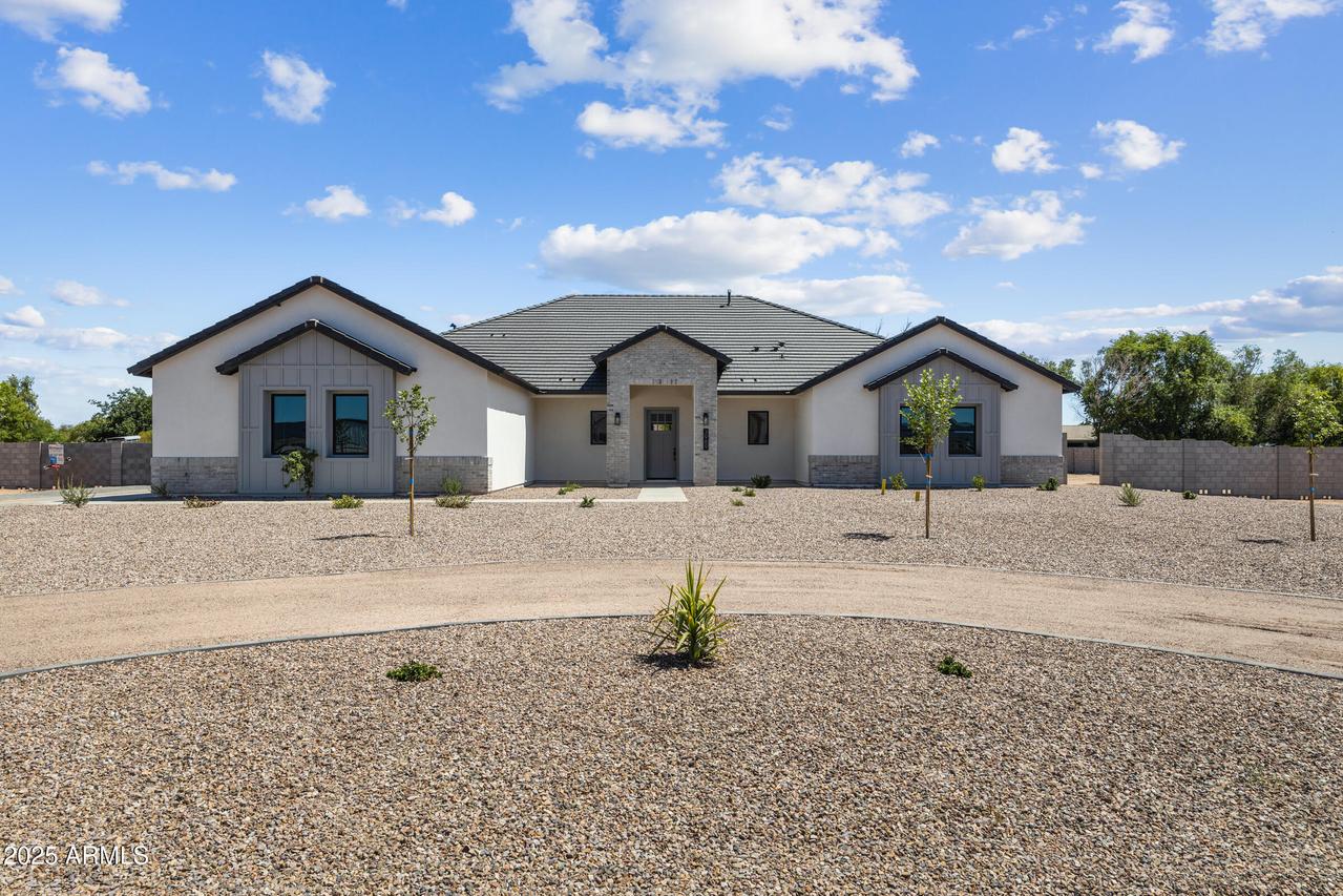 3989 E Freeman Ln., San Tan Valley, AZ 85140