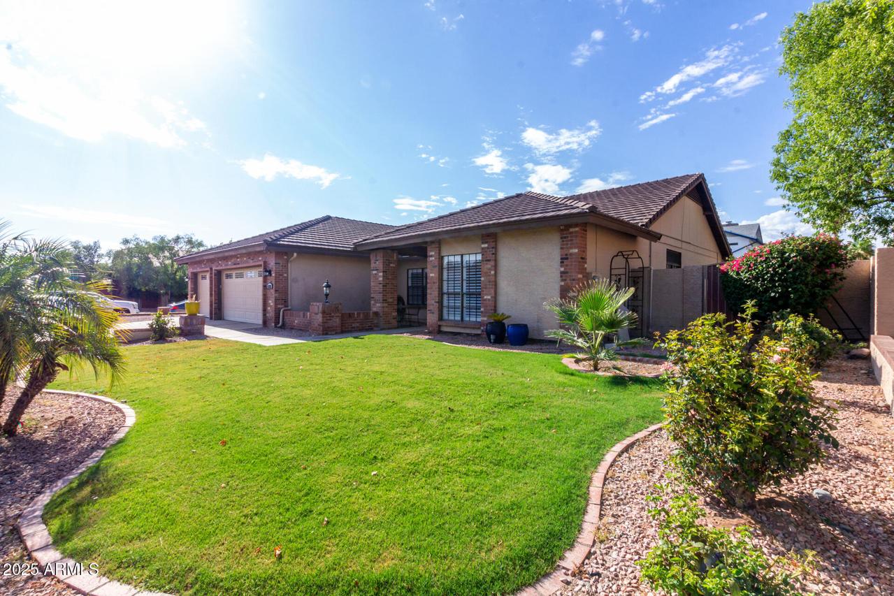 6372 W Redfield Rd., Glendale, AZ 85306