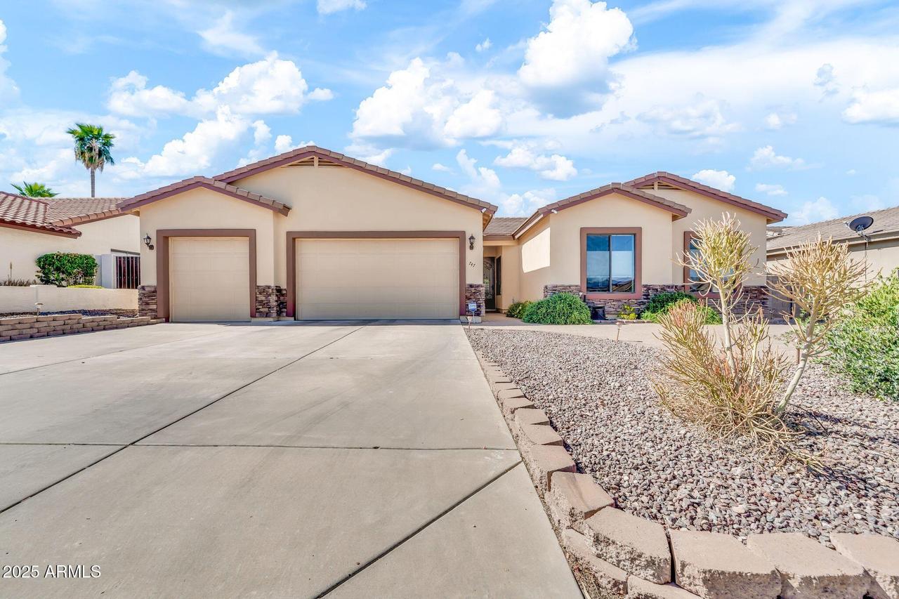 747 E Meadow Ln., Phoenix, AZ 85022