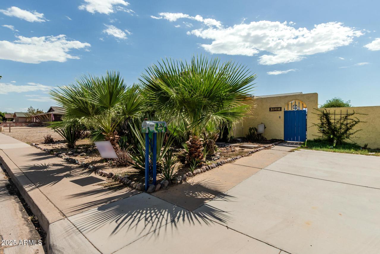 5218 S 44th Pl., Phoenix, AZ 85040
