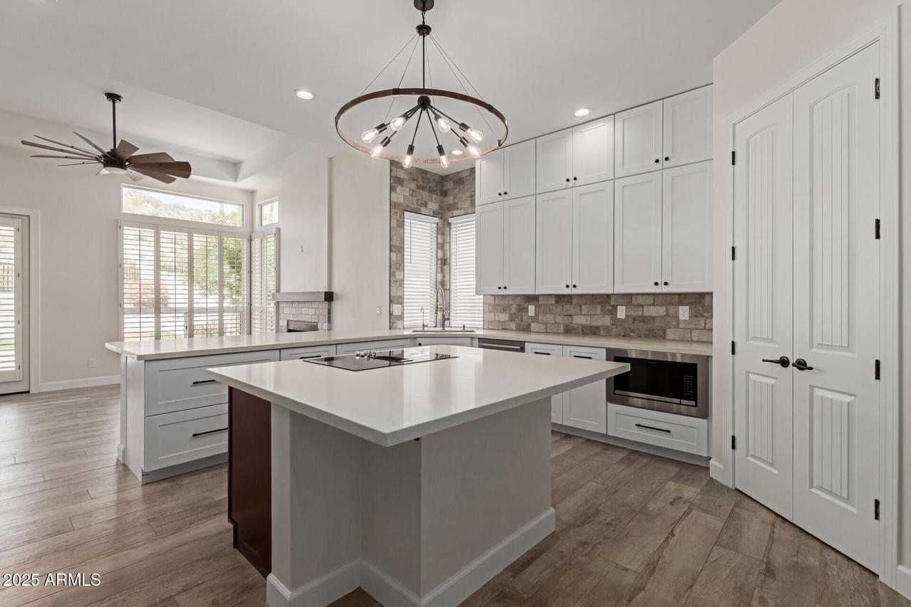 2552 E Silverwood Dr., Phoenix, AZ 85048