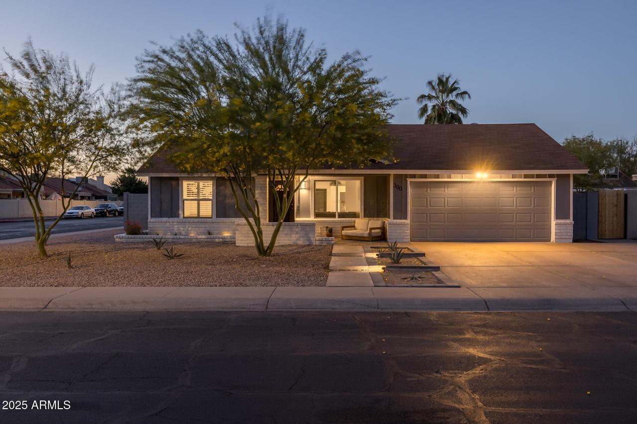 300 E Moore Ave., Gilbert, AZ 85234