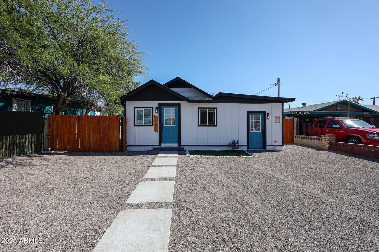 741 E Carol Ave., Phoenix, AZ 85020