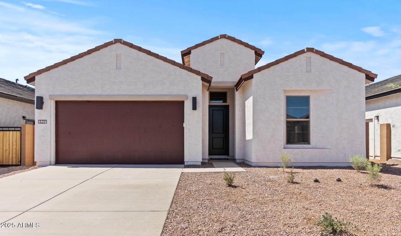 537 E Aurora Dr., San Tan Valley, AZ 85140