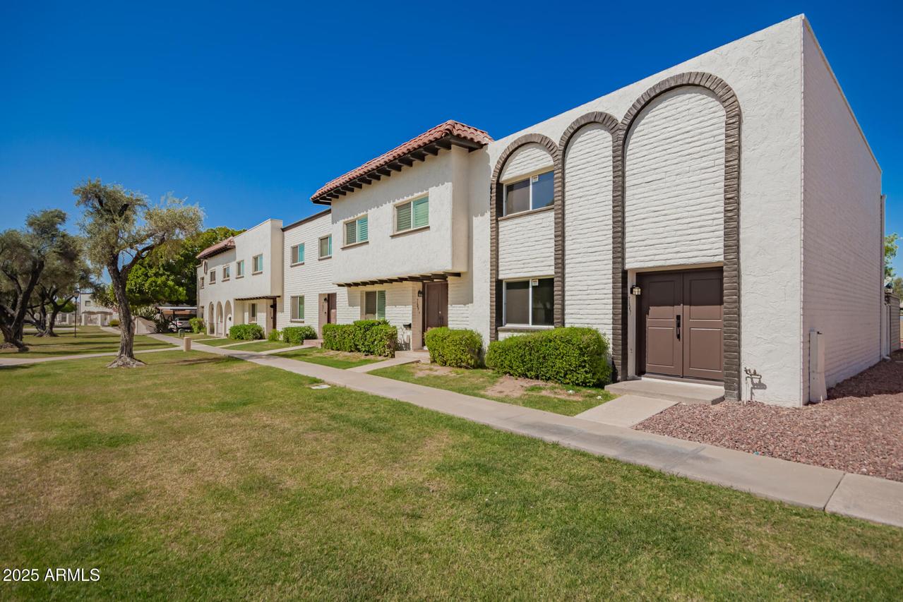 7647 E Montecito Ave., Scottsdale, AZ 85251