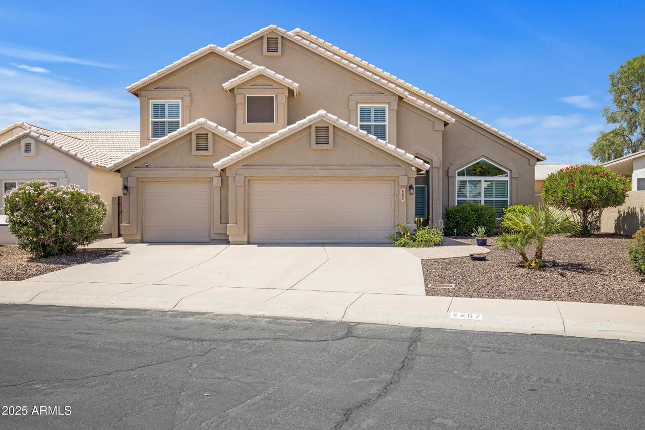 4207 E Rockledge Rd., Phoenix, AZ 85044