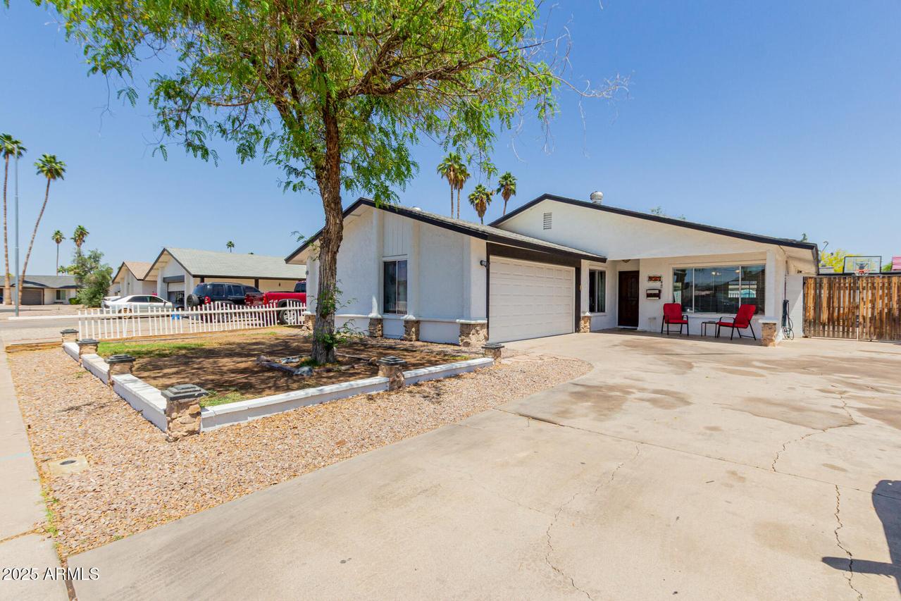 1017 S San Jose Cir., Mesa, AZ 85202