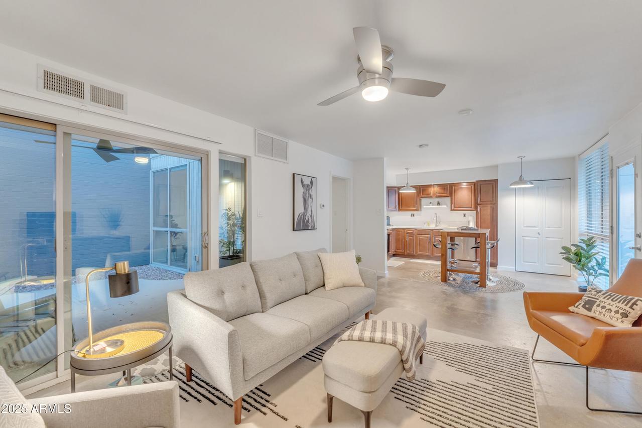 1241 E Medlock Dr. #112, Phoenix, AZ 85014