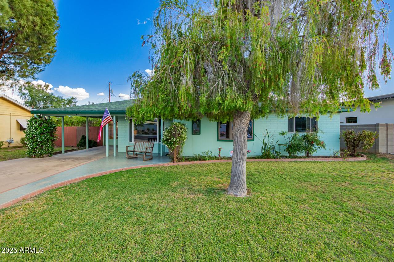 811 W Ocotillo Rd., Phoenix, AZ 85013