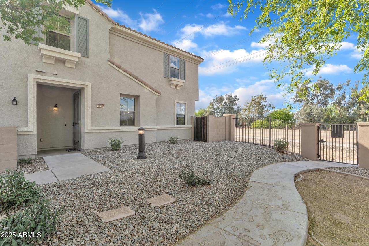 3076 E Dunbar Dr., Phoenix, AZ 85042