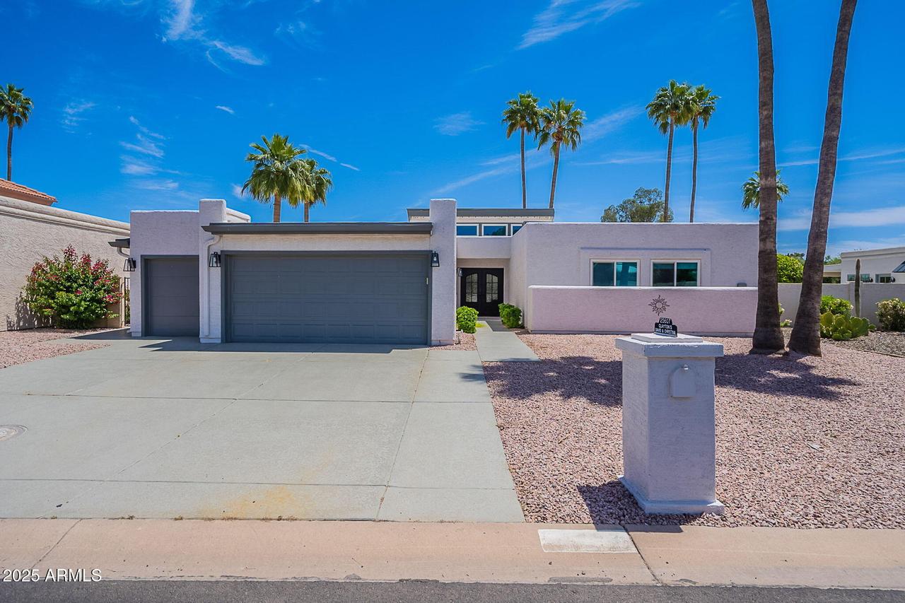 25607 S Glenburn Dr., Sun Lakes, AZ 85248