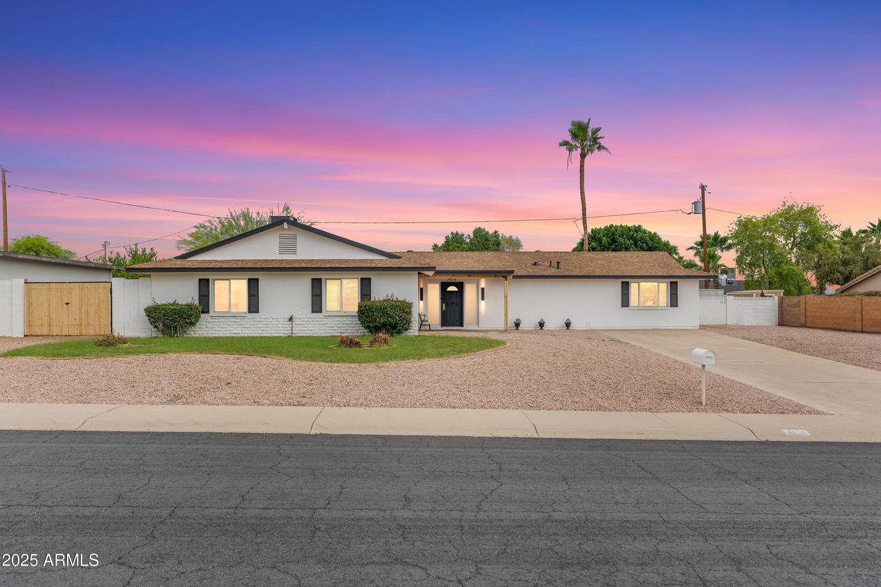 2614 E Mountain View Rd., Phoenix, AZ 85028