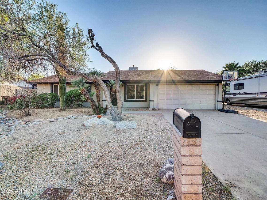 19604 N 13th Ave., Phoenix, AZ 85027
