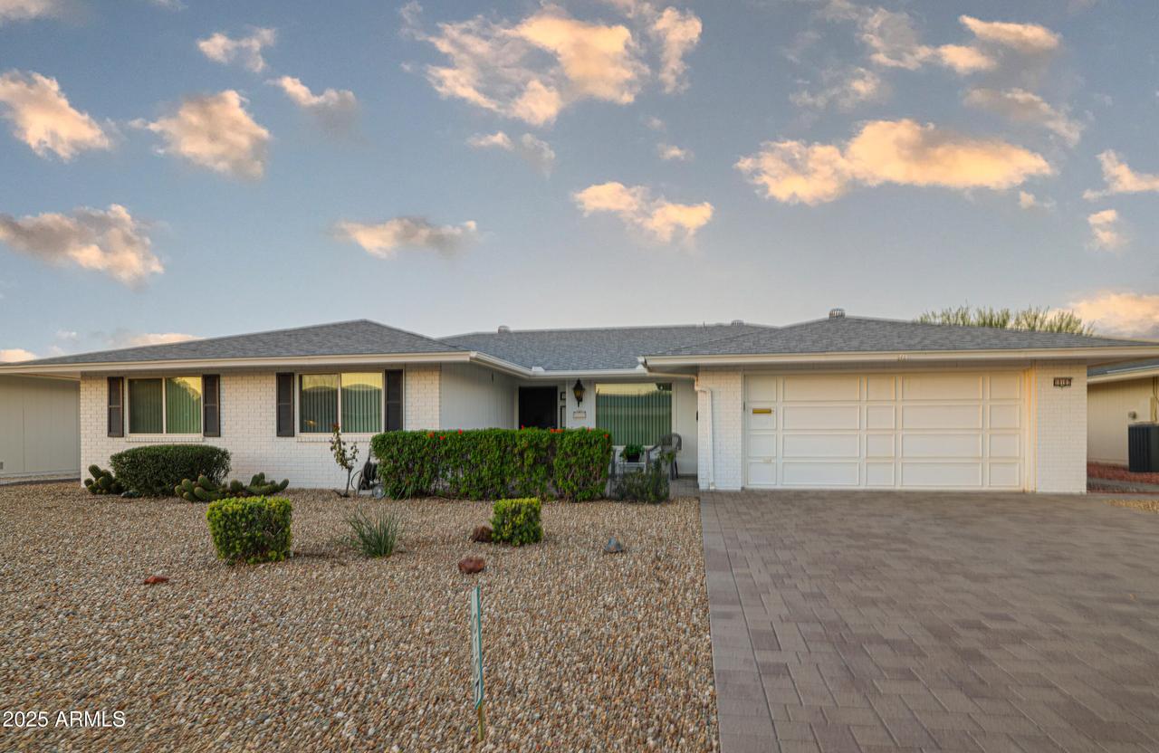 10107 W Oak Ridge Dr., Sun City, AZ 85351