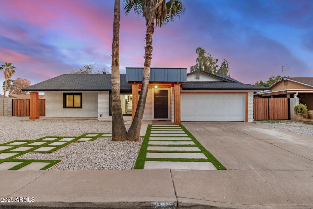2905 W Campo Bello Dr., Phoenix, AZ 85053