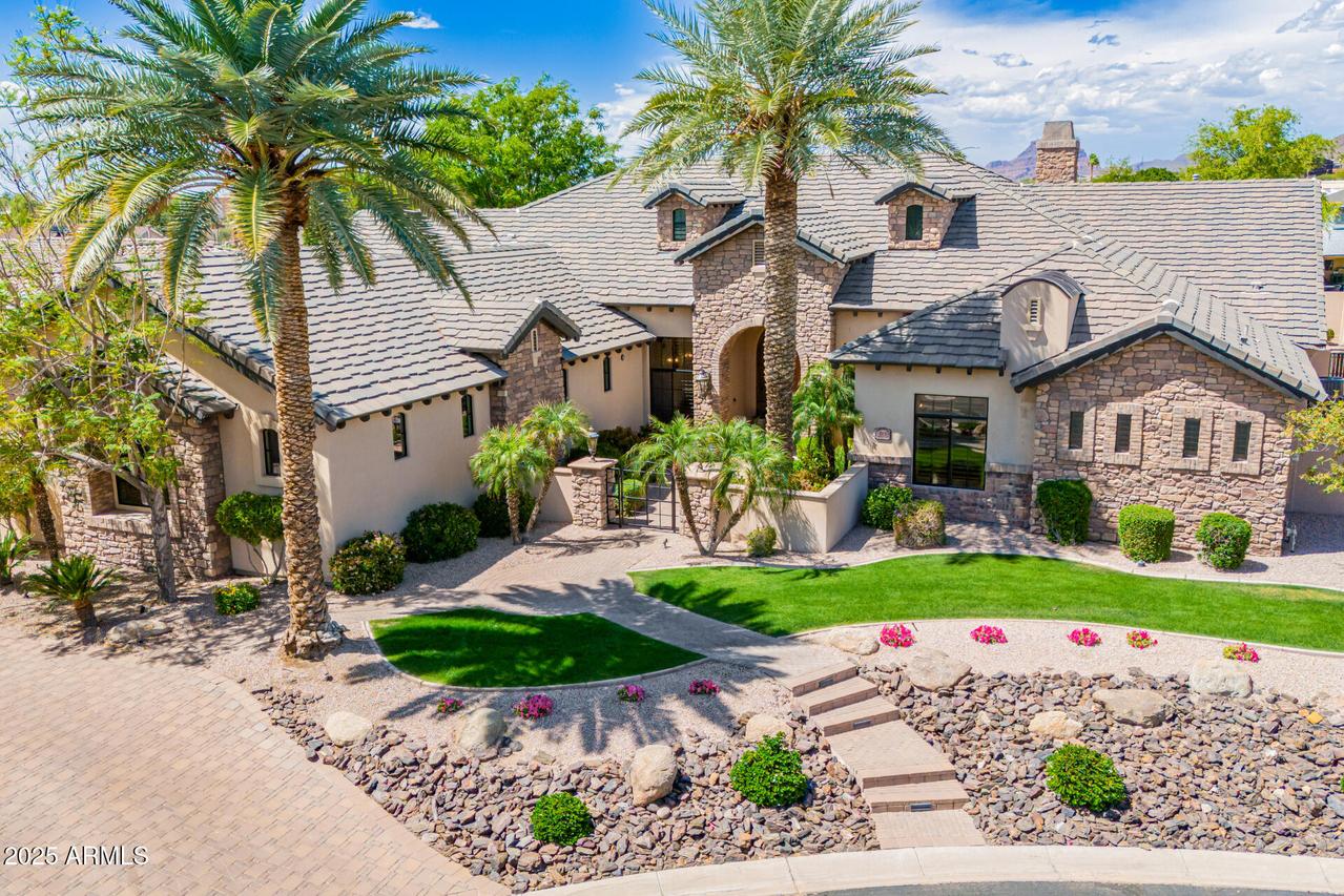7018 E Ingram St., Mesa, AZ 85207