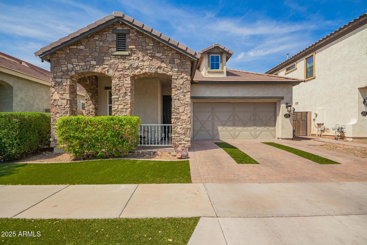 10452 E Natal Ave., Mesa, AZ 85209