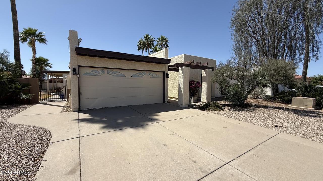 26210 S Saddletree Dr., Sun Lakes, AZ 85248