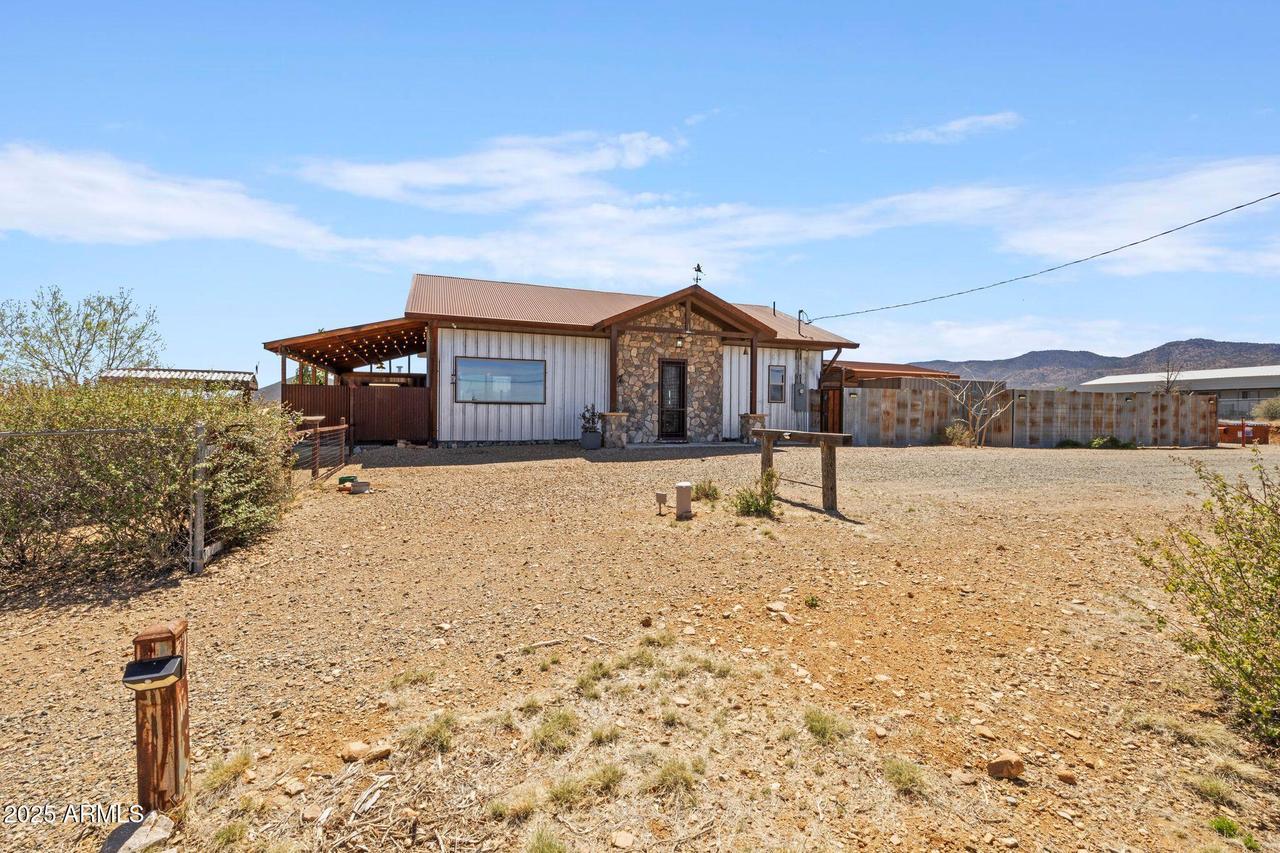 10975 E Janet Way, Dewey, AZ 86327