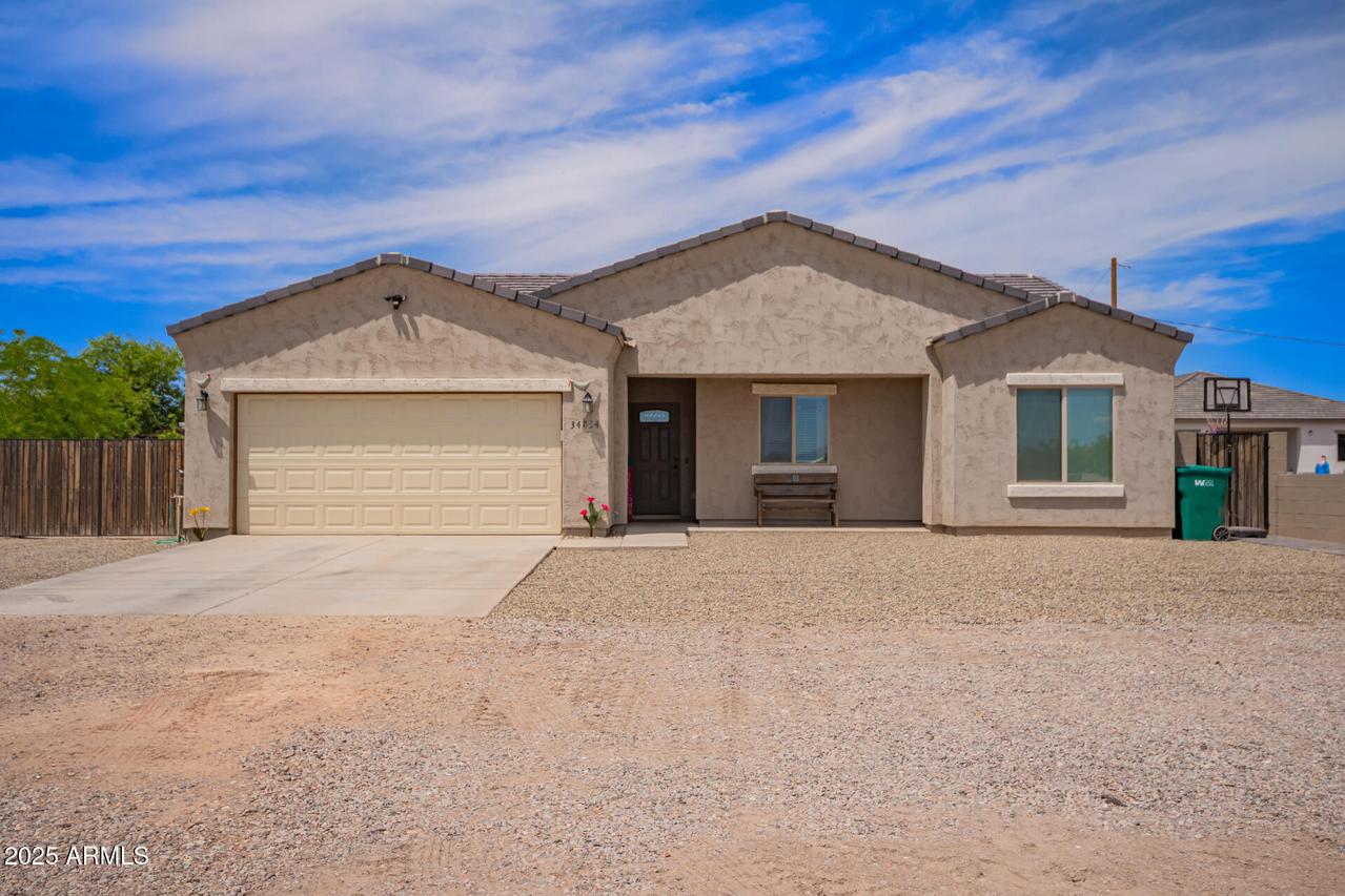 34834 N Surrey Ln., San Tan Valley, AZ 85140