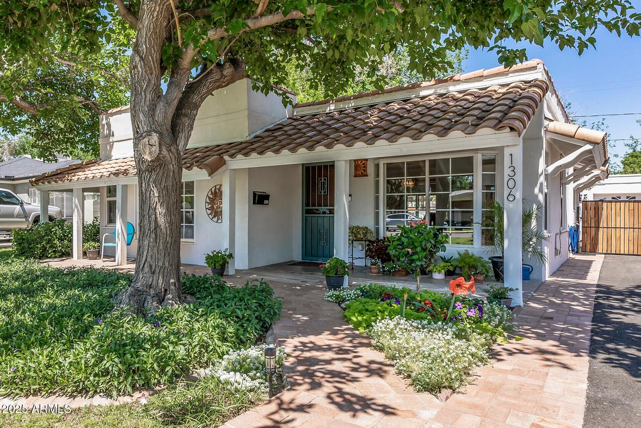 1306 W Heatherbrae Dr., Phoenix, AZ 85013