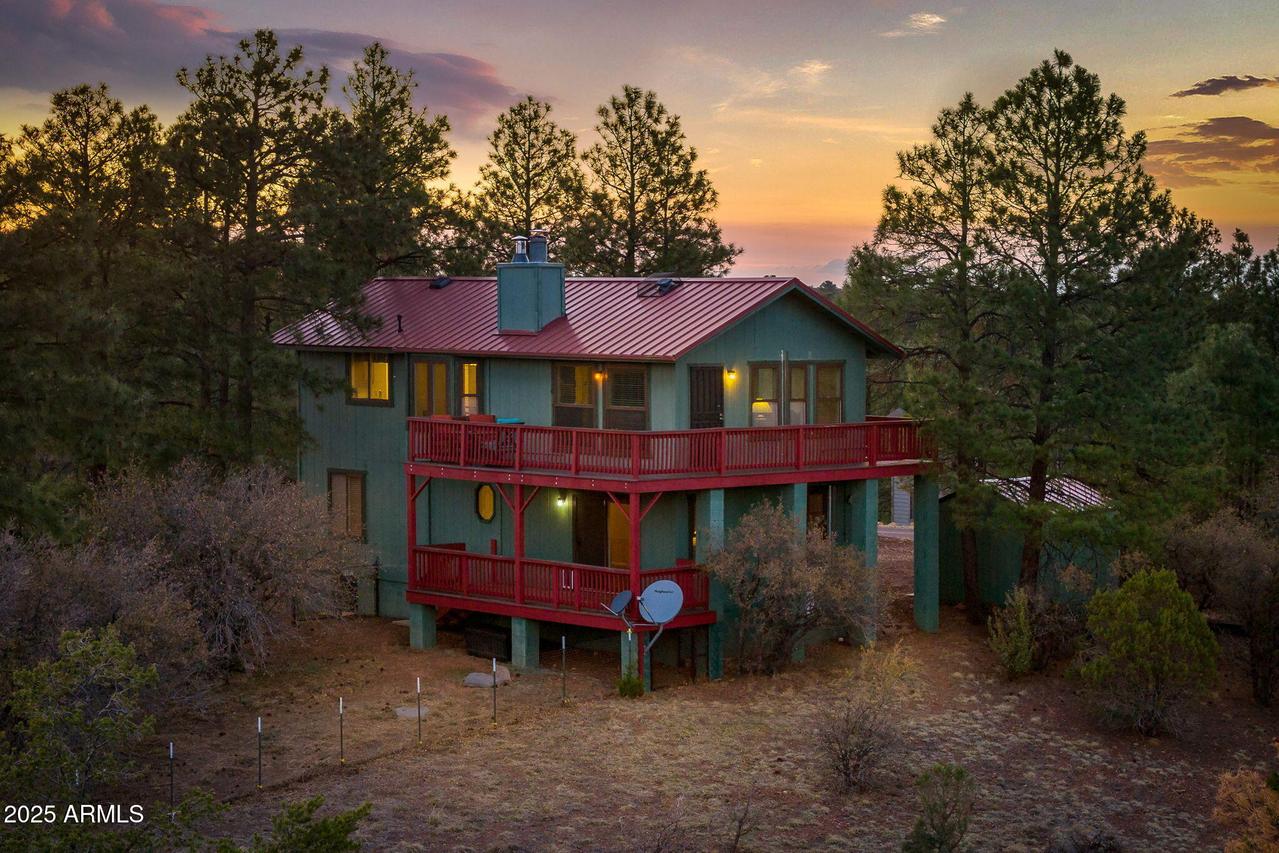 2901 Ridge Cir., Overgaard, AZ 85933