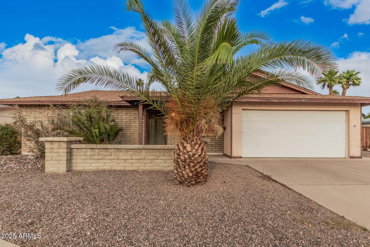 1857 S El Marino Cir., Mesa, AZ 85202