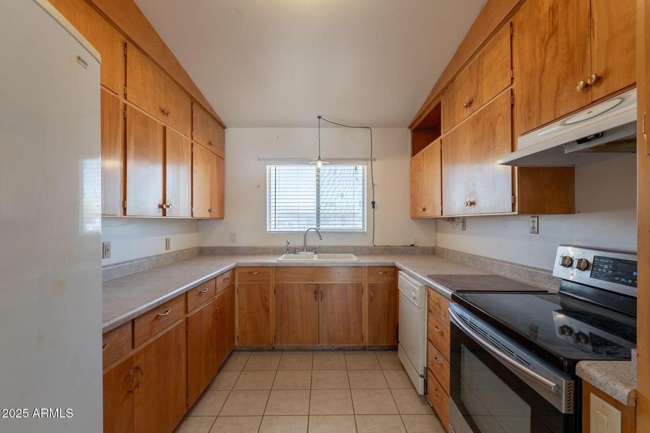 1129 E Laurel Dr., Casa Grande, AZ 85122
