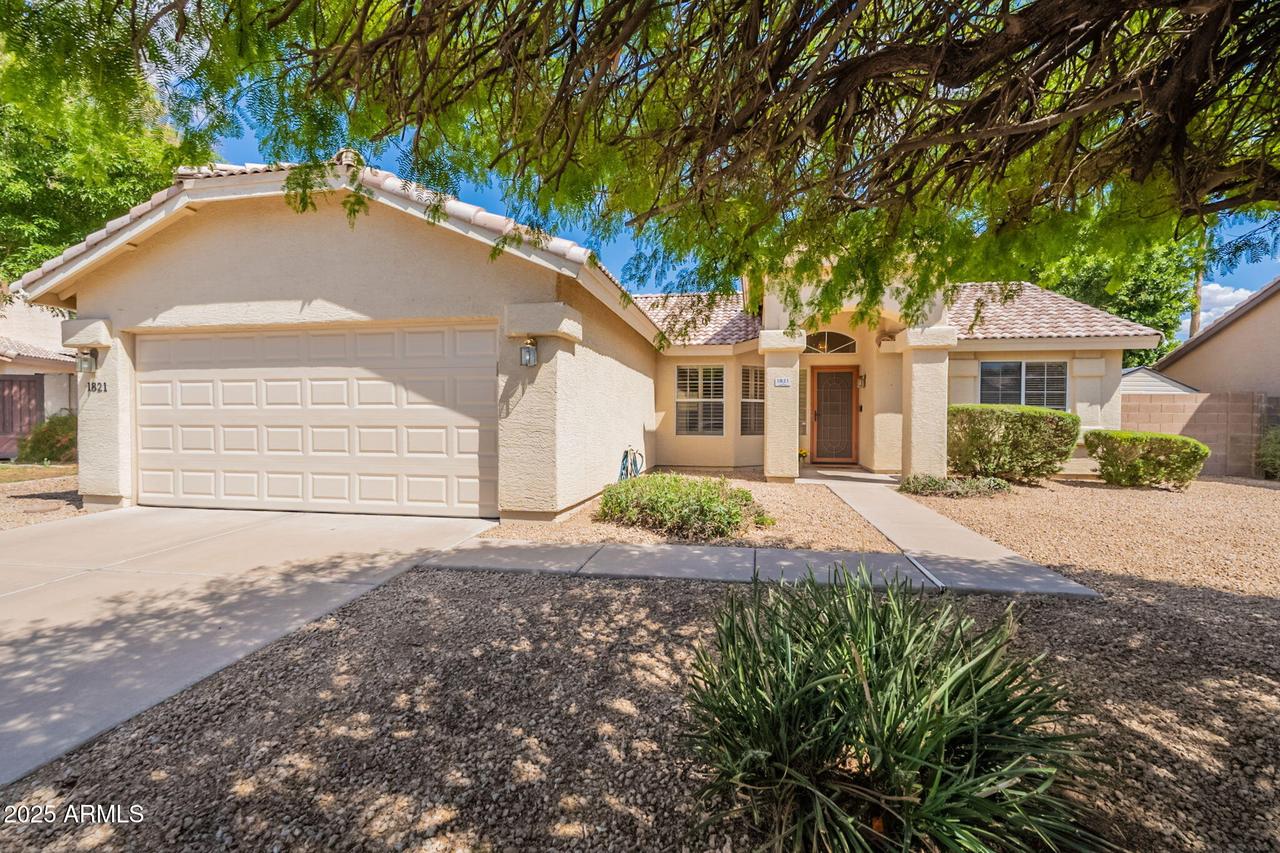 1821 N 74th Pl., Mesa, AZ 85207