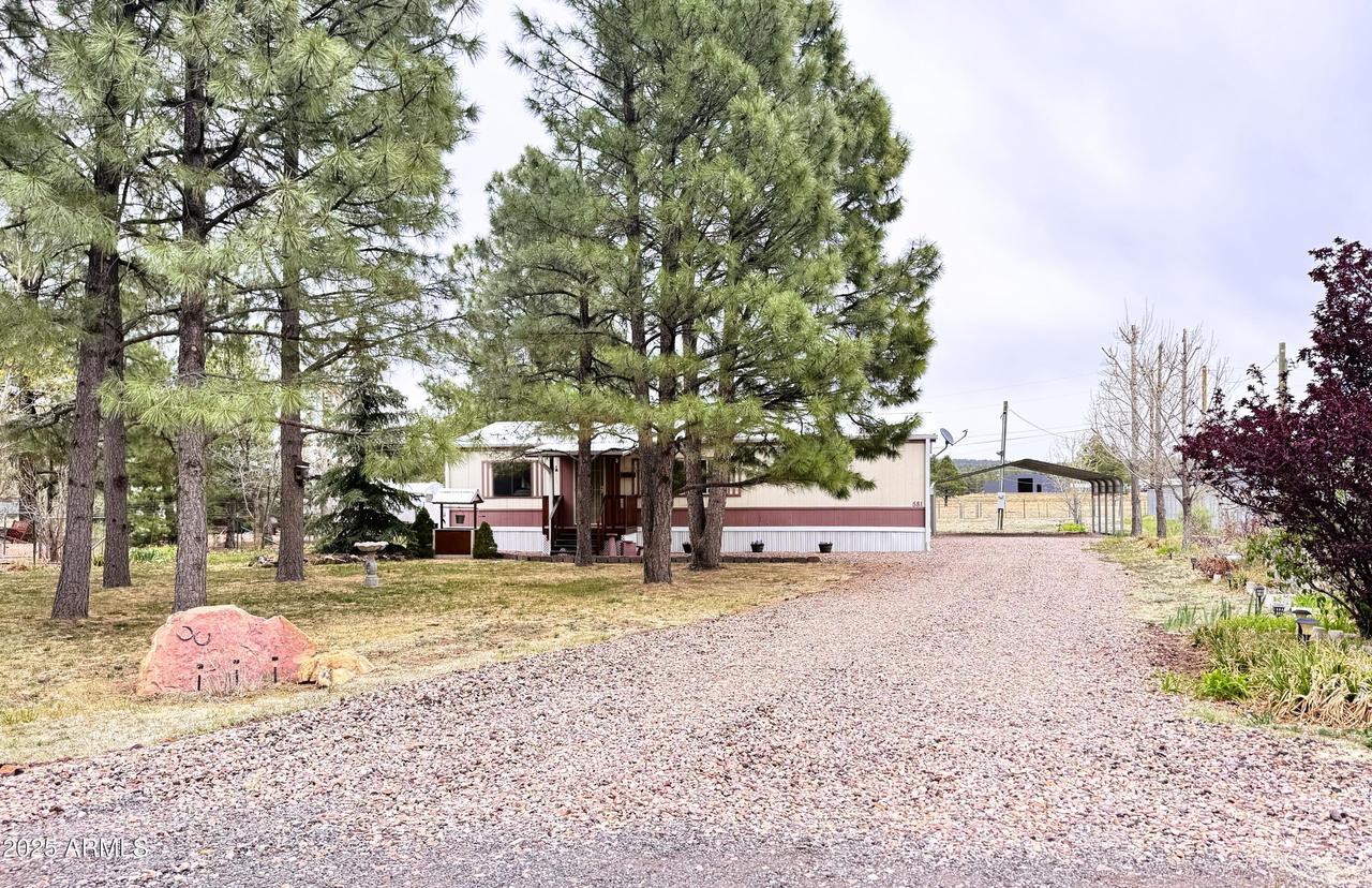 581 Mountain View Dr., Lakeside, AZ 85929
