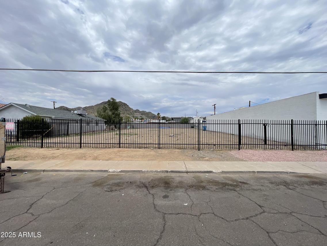 536 E Vogel Ave. #-, Phoenix, AZ 85020