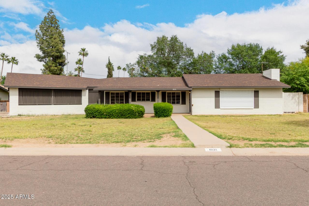 8121 N 8th Ave., Phoenix, AZ 85021