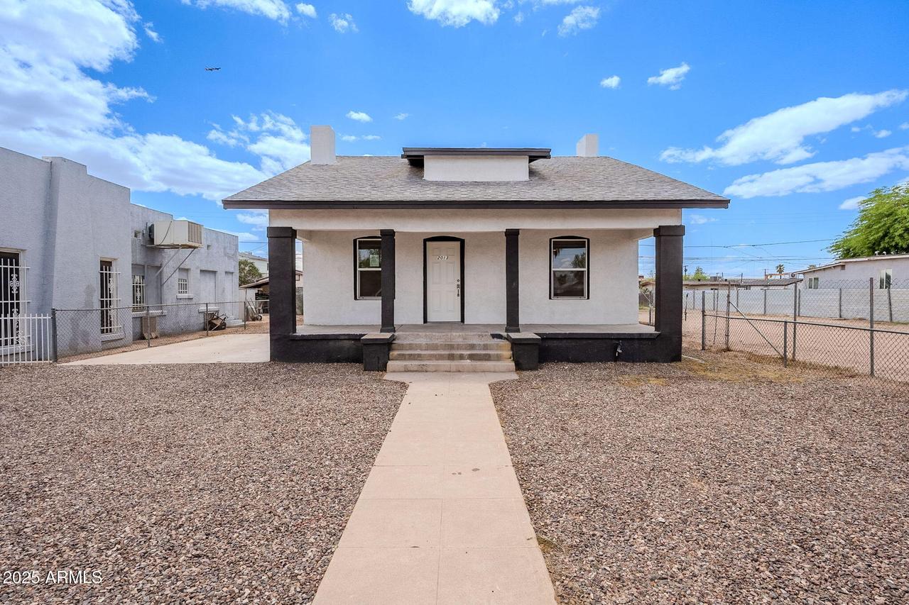 2013 W Jefferson St., Phoenix, AZ 85009