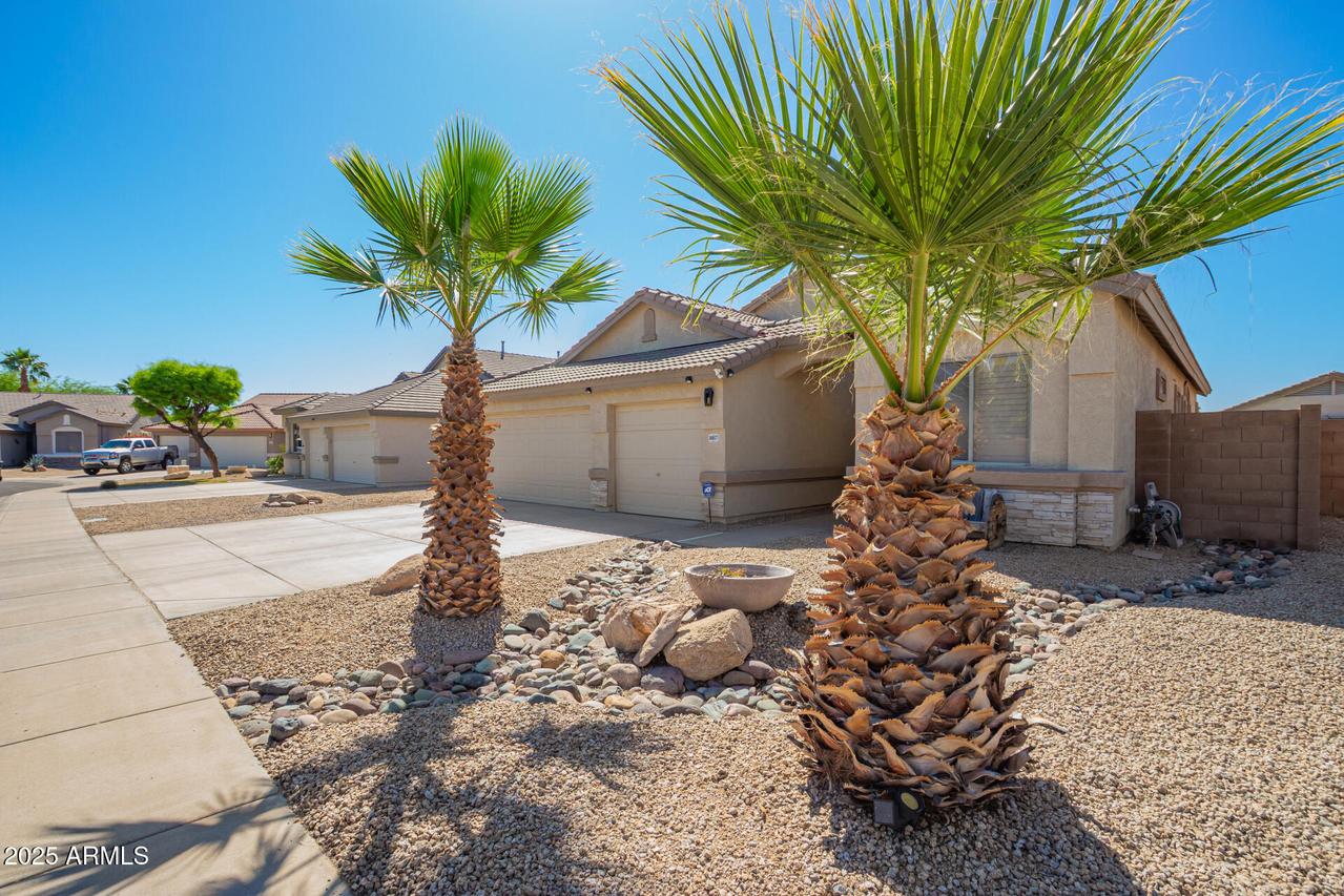 16817 W Bradford Way, Surprise, AZ 85374