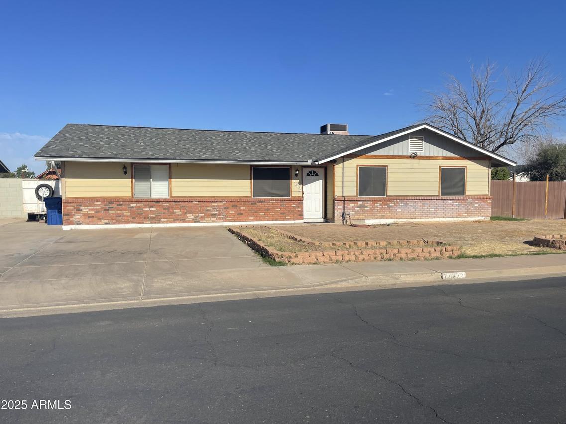 742 S Los Alamos, Mesa, AZ 85204
