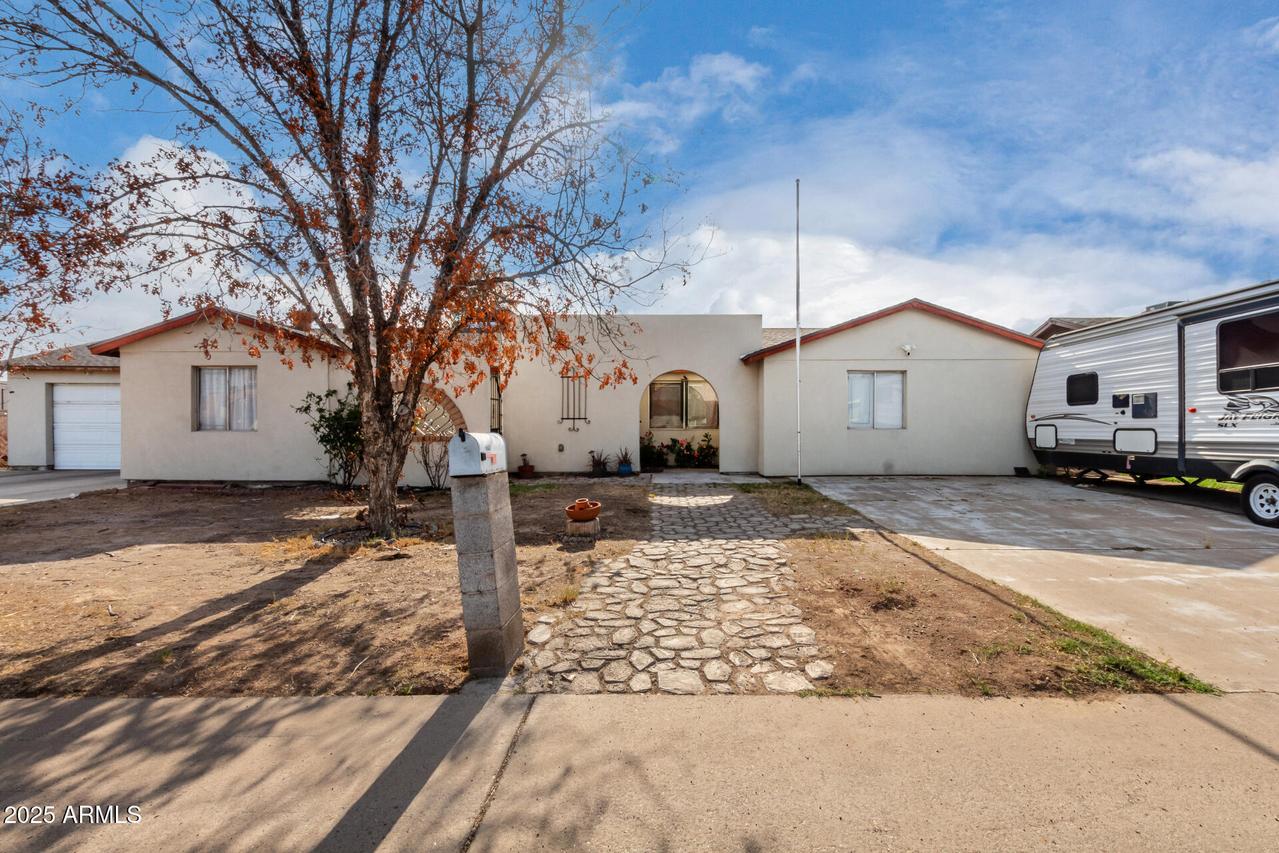 1602 N 73rd Ave., Phoenix, AZ 85035