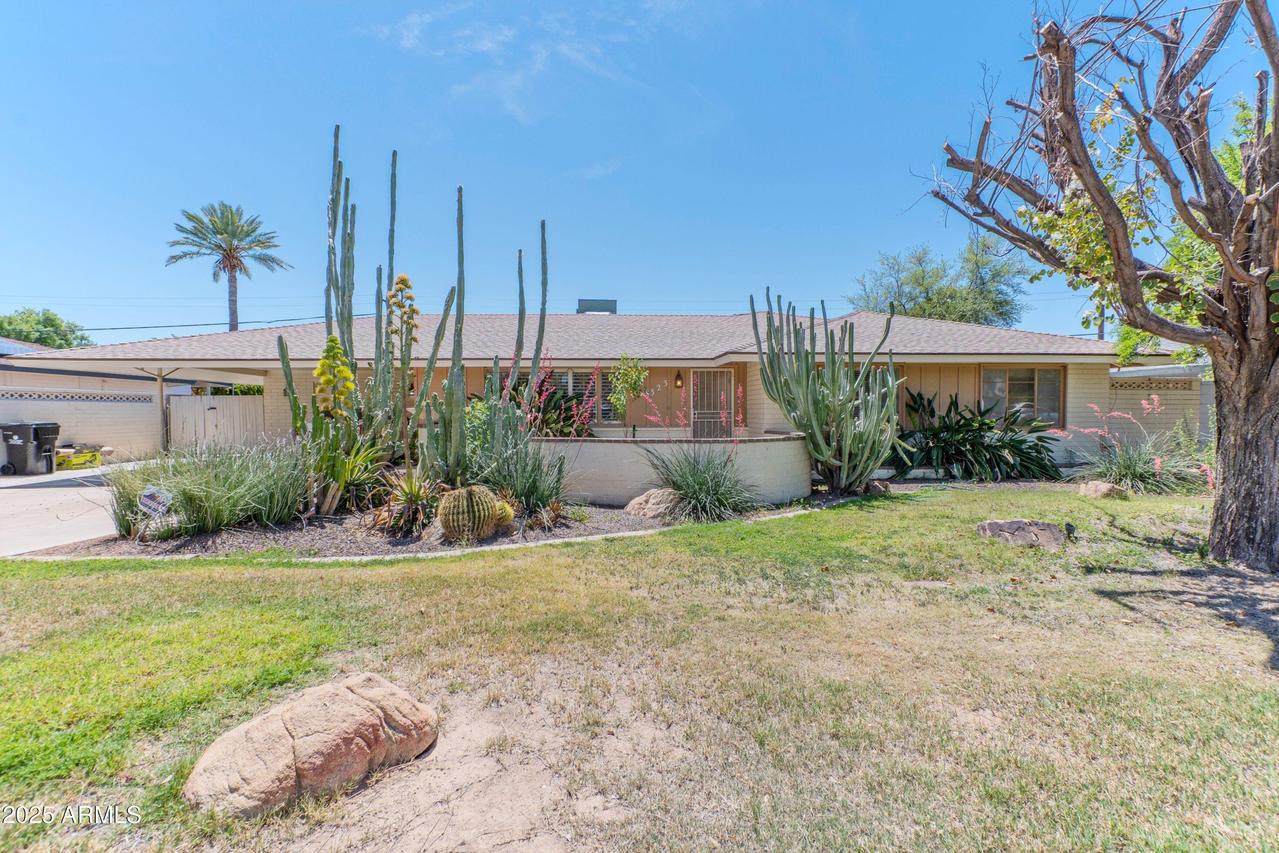 323 E Griswold Rd., Phoenix, AZ 85020