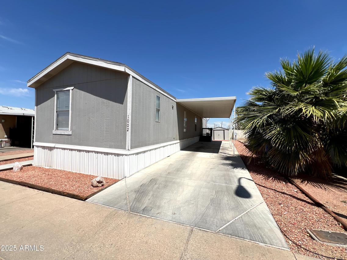 1002 W Kachina Tr., Phoenix, AZ 85041