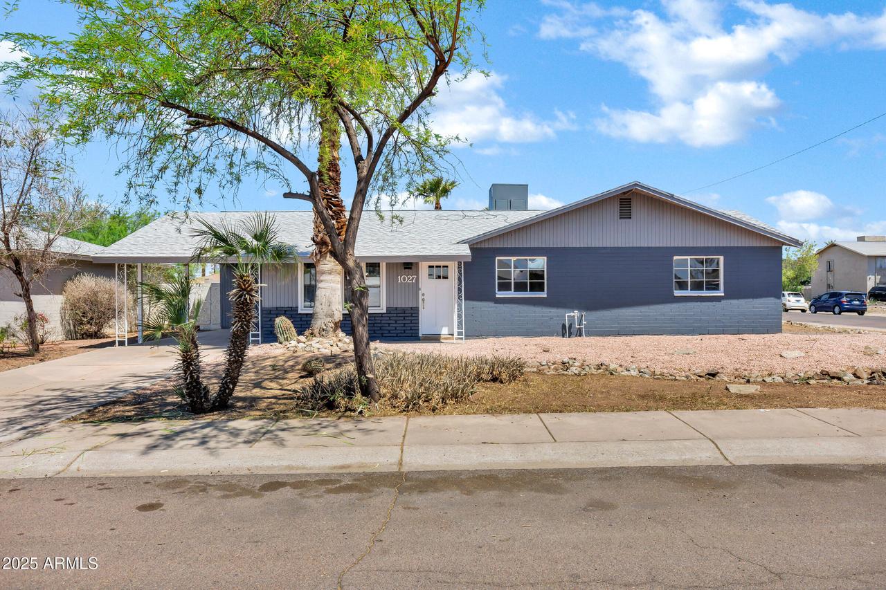 1027 S Lola Ln., Tempe, AZ 85281
